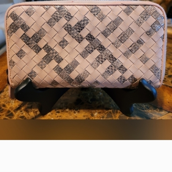 Bottega Venetta Snake and leather wallet - Picture 2 of 11